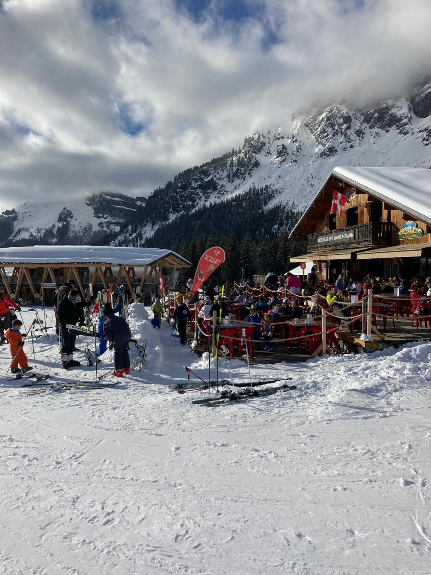 Les Edelweiss Mont-Blanc - Gite Classe 3 Etoiles Passy  Exteriör bild